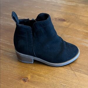 Right single shoe Black Toddler Girl Ankle Boot, 7